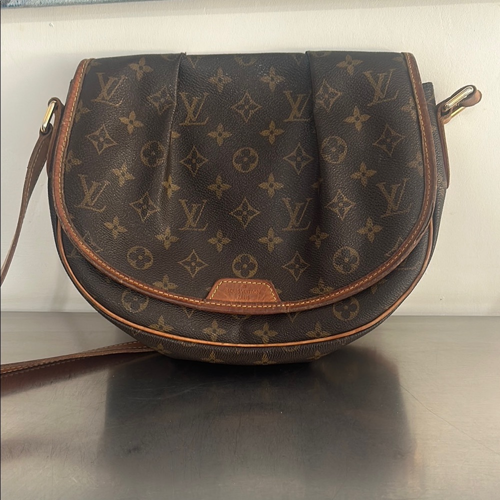 Louis Vuitton Menilmontant Brown Monogram canvas Crossbody Bag with Saddle Shape